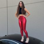nina-car-moment-red-leggings