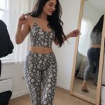 Tile Floor, Wardrobe Mirror and One Wild Print: A Short Diary Bookmark snakeskin-print-mirror-dance-break